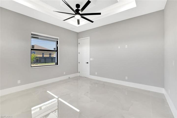 614 NE 2nd AVE, CAPE CORAL FL 33909