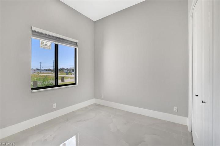 614 NE 2nd AVE, CAPE CORAL FL 33909