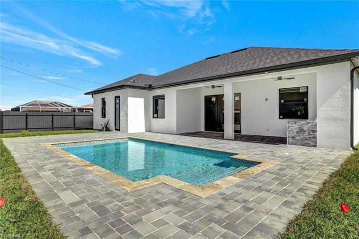 614 NE 2nd AVE, CAPE CORAL FL 33909
