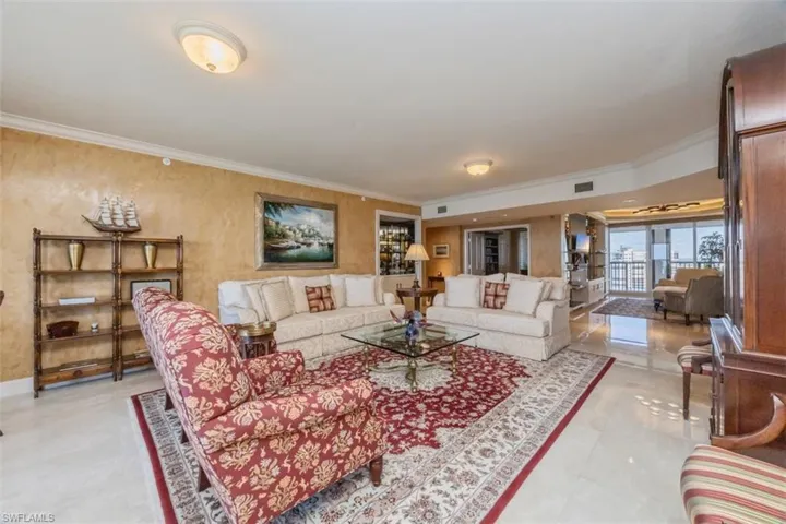 Living area with ornamental molding