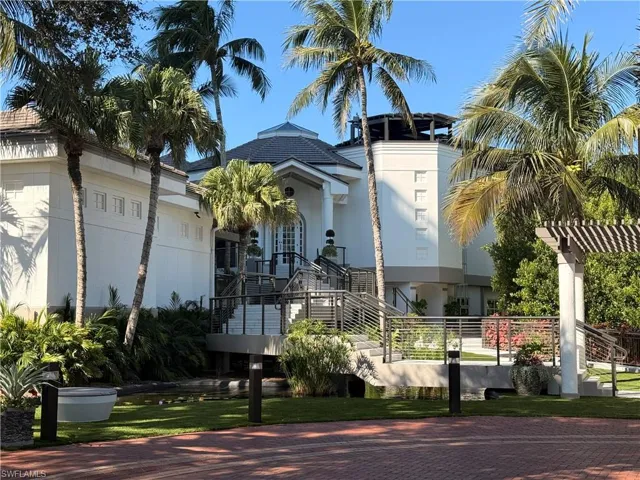 Bay Colony Beach Club