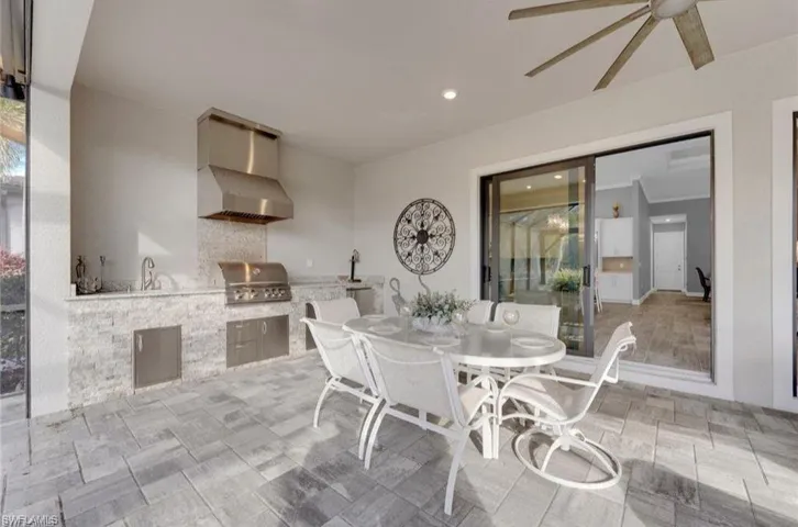 Actual lanai space and built in outdoor kitchen