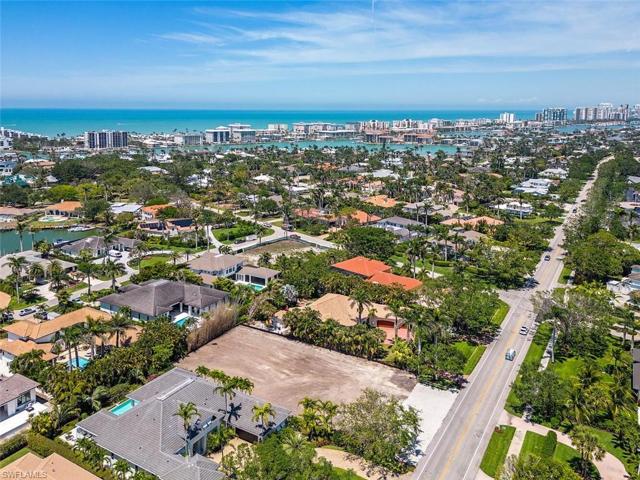 2331 Crayton RD, NAPLES FL 34103