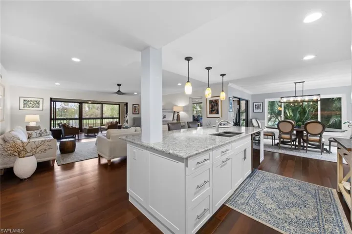 200 Wyndemere Way # B205, Naples Fl 34105