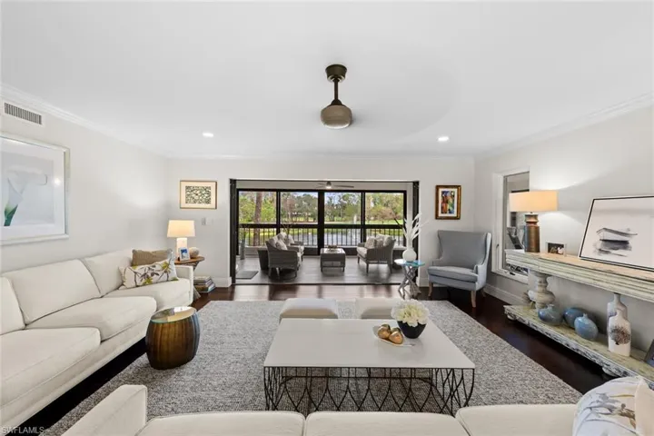 200 Wyndemere Way # B205, Naples Fl 34105