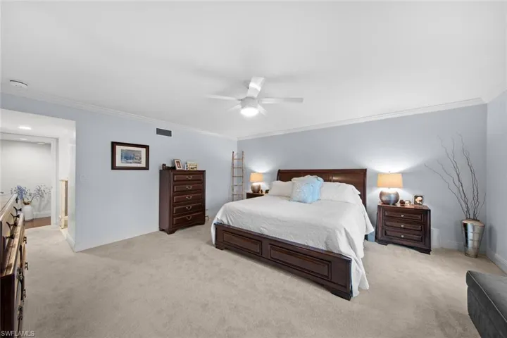 200 Wyndemere Way # B205, Naples Fl 34105