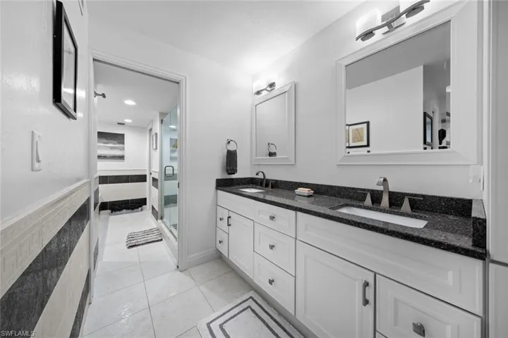 200 Wyndemere Way # B205, Naples Fl 34105