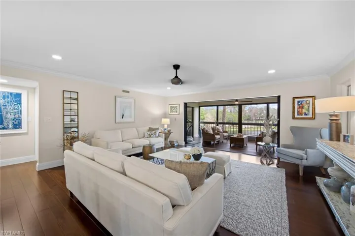 200 Wyndemere Way # B205, Naples Fl 34105