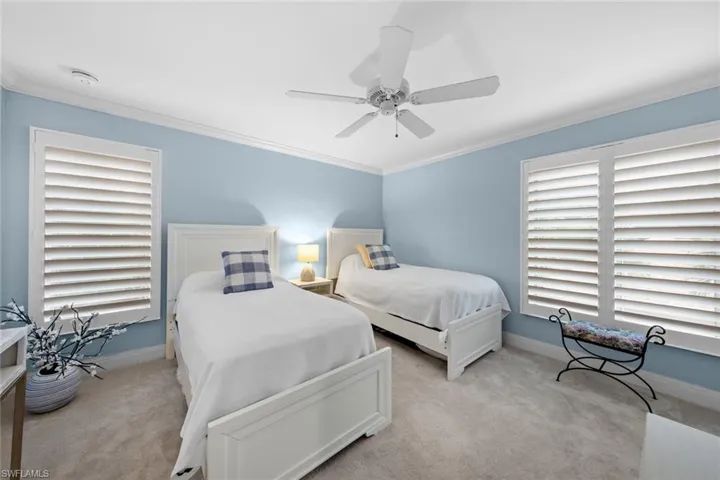200 Wyndemere Way # B205, Naples Fl 34105