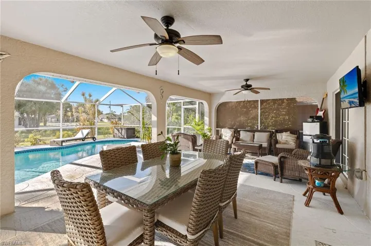 Oversized screened in lanai