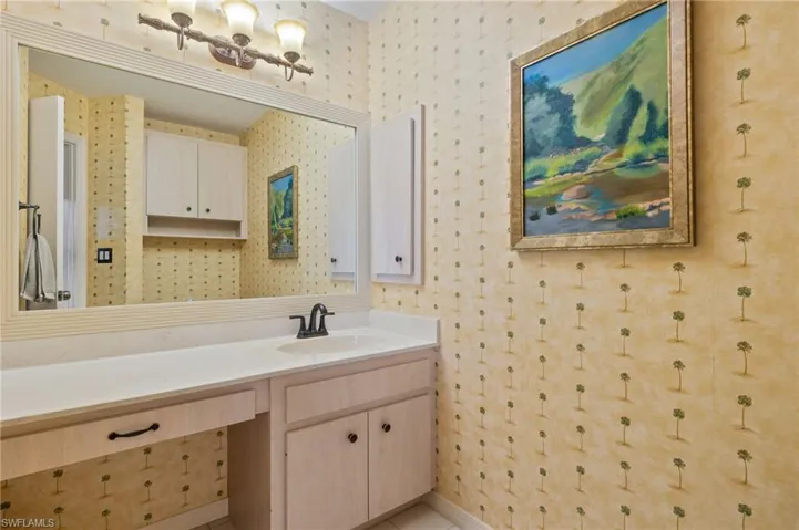 1/2 bath