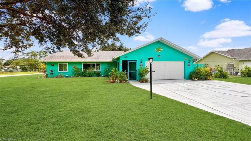 122  Ortona  ST, Lehigh Acres, FL 33936