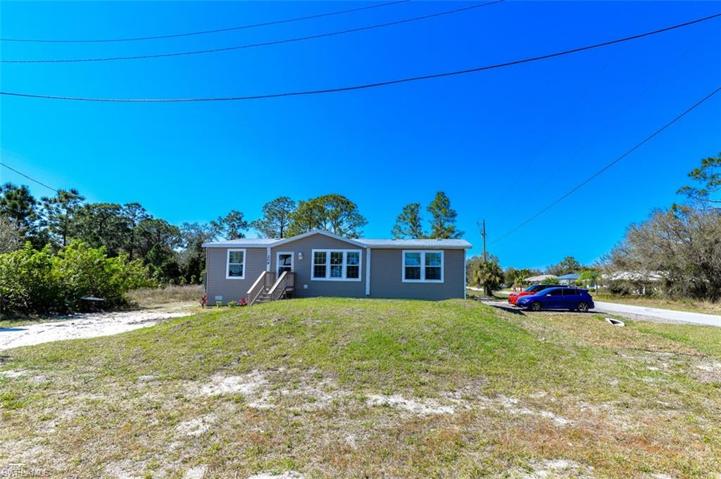 209  Gilbert N AVE, Lehigh Acres, FL 33971