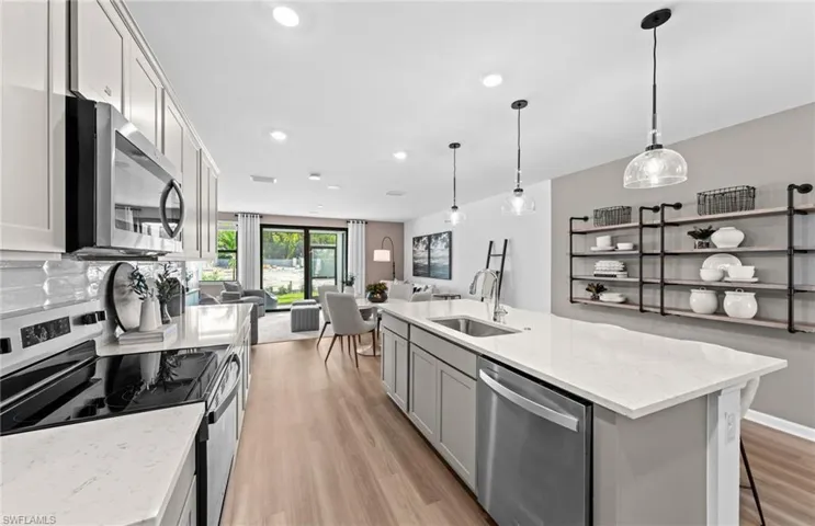 Interior photos are of a staged model home. Illustration purposes only. Options may vary.