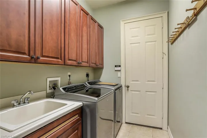 3155 Santorini Ct, Naples, Florida 34119
