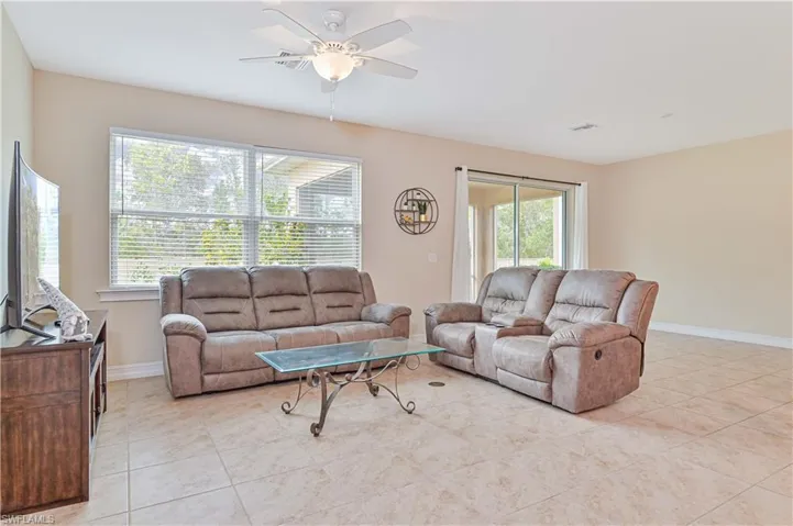 3865  King Williams  ST, Fort Myers, FL 33916