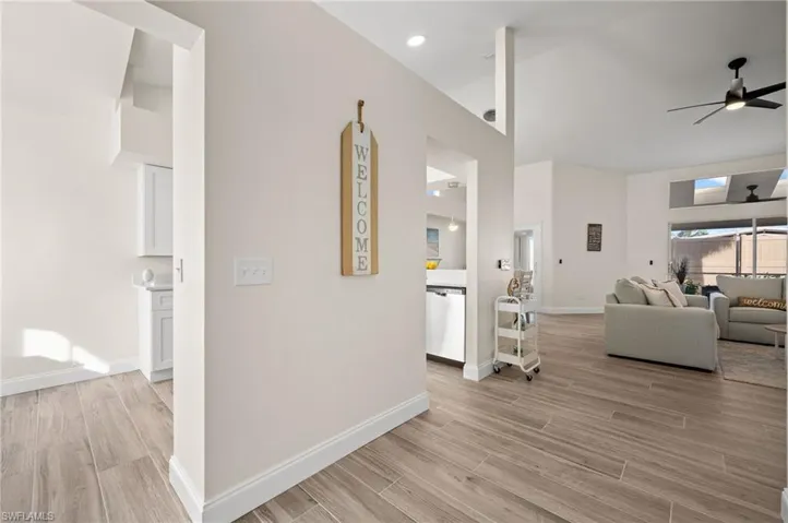 12390  Kelly Sands  WAY, Fort Myers, FL 33908
