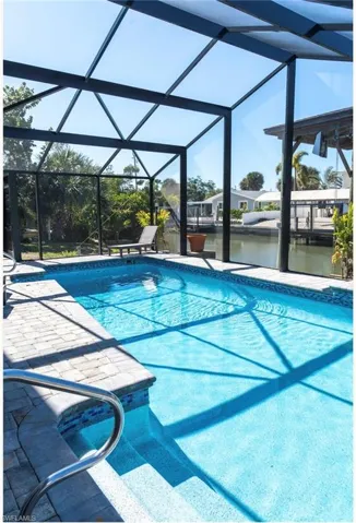 323 Washington Ct, Fort Myers Beach, Florida 33931