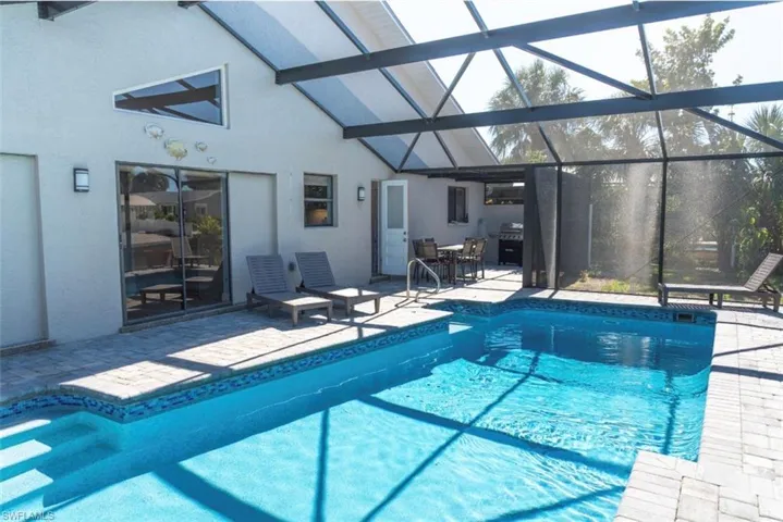 323 Washington Ct, Fort Myers Beach, Florida 33931