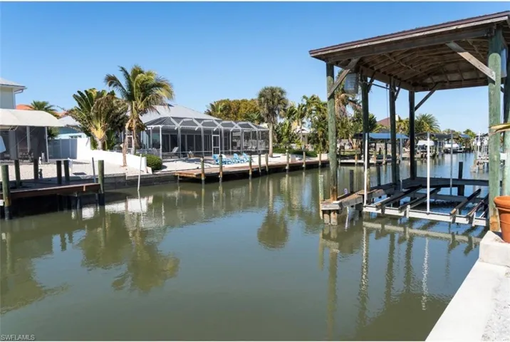323 Washington Ct, Fort Myers Beach, Florida 33931