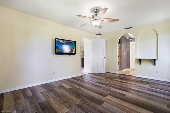 3825 SW 14th  PL, Cape Coral, FL 33914