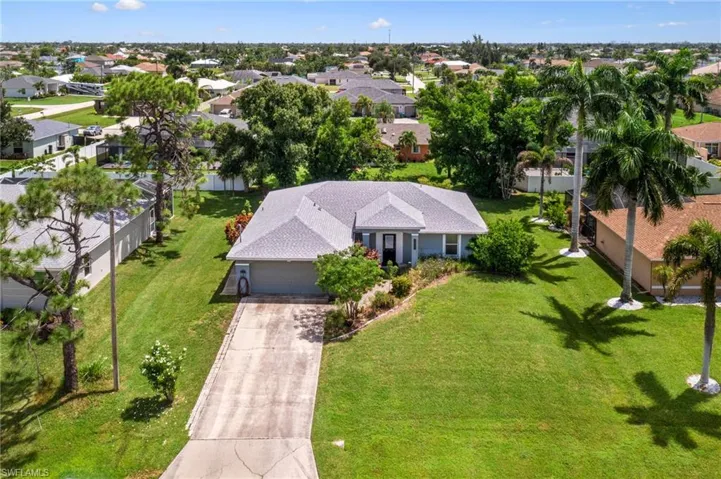 3825 SW 14th  PL, Cape Coral, FL 33914