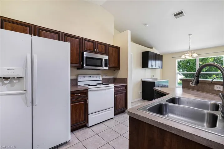 3825 SW 14th  PL, Cape Coral, FL 33914