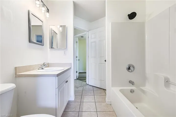 3825 SW 14th  PL, Cape Coral, FL 33914