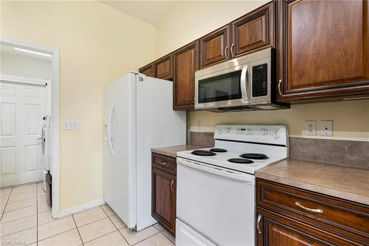 3825 SW 14th  PL, Cape Coral, FL 33914