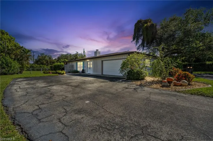 Plenty of driveway parking