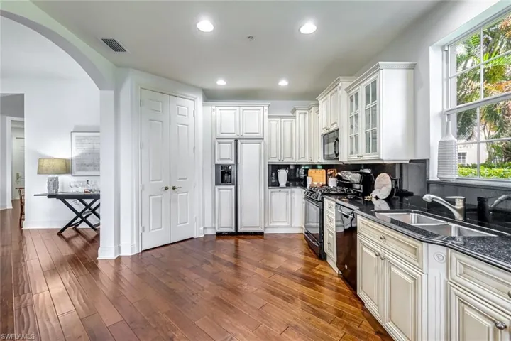 3164  Serena  LN, Naples, FL 34114