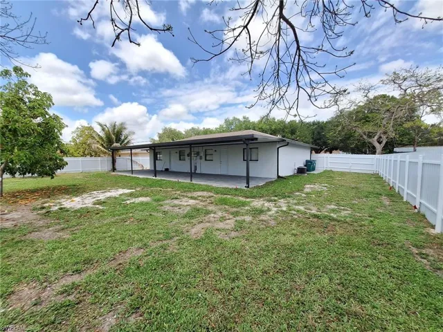 4618  24th SW PL, Naples, FL 34116