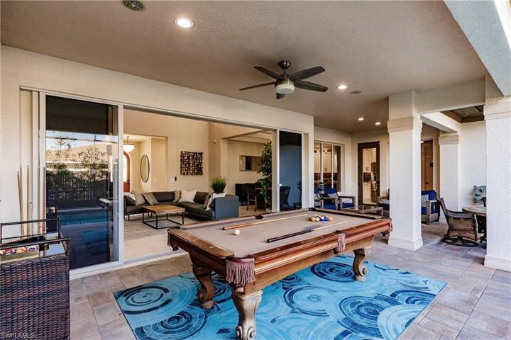 10882  Vanderbilt  DR, Naples, FL 34108