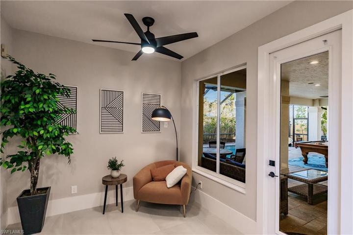 10882  Vanderbilt  DR, Naples, FL 34108