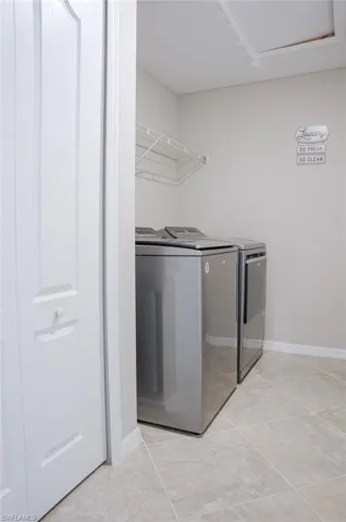1573 Vizcaya Ln, Naples, Florida 34113