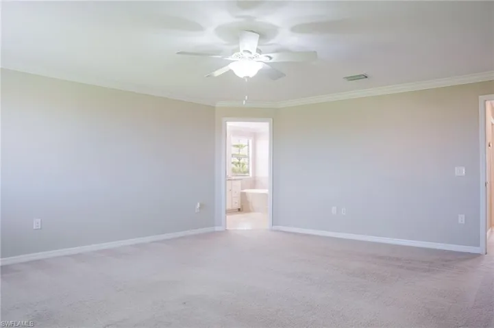 1573 Vizcaya Ln, Naples, Florida 34113