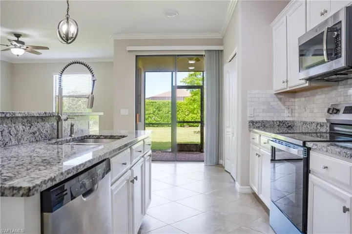 1573 Vizcaya Ln, Naples, Florida 34113