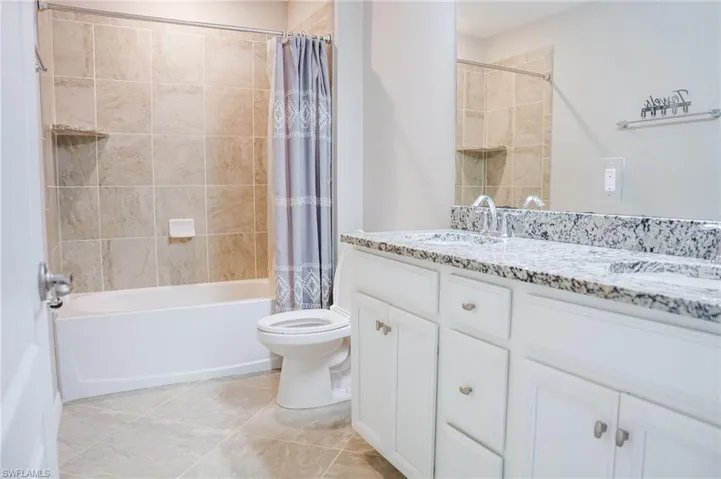 1573 Vizcaya Ln, Naples, Florida 34113