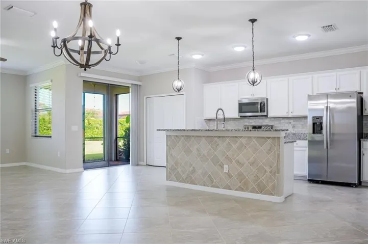 1573 Vizcaya Ln, Naples, Florida 34113
