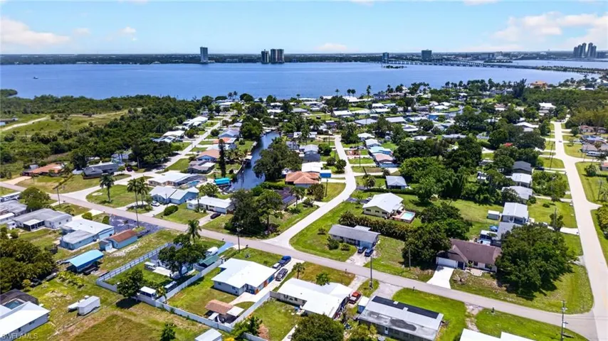1398 Evalena Ln, North Fort Myers, Florida 33917