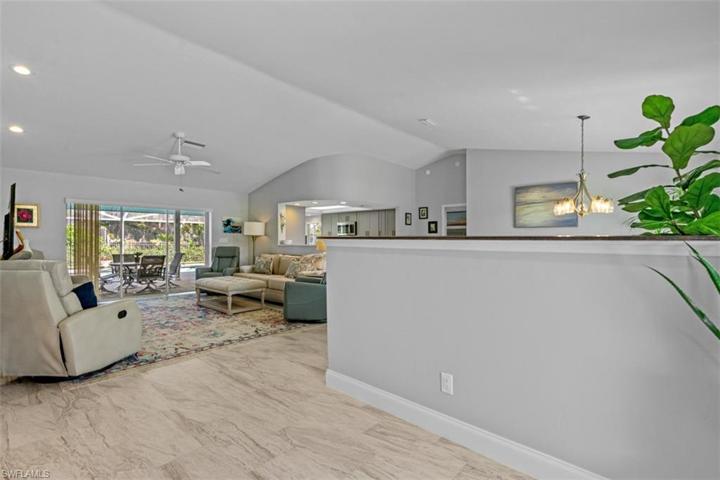 15061 Bonaire CIR, FORT MYERS FL 33908