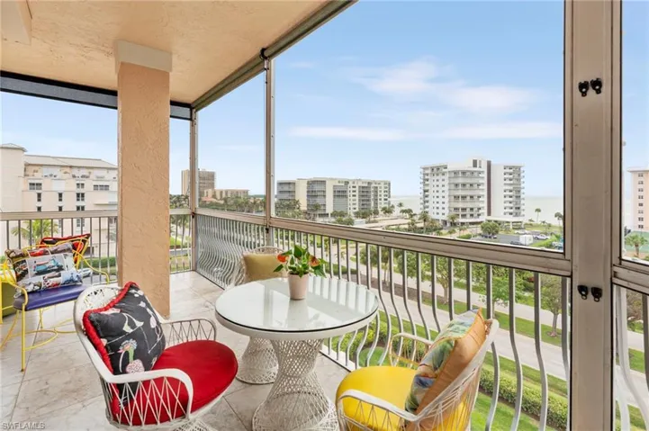 WRAPAROUND BALCONY WITH VIEWS OF THE GULF