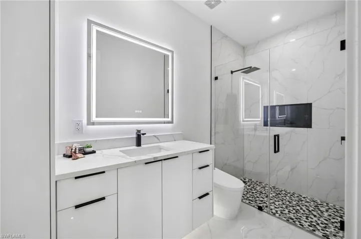 Junior Suite Bathroom