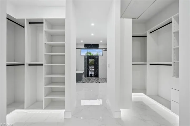 Primary/ Master Built-in Closet