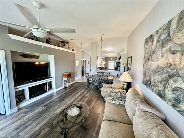 9165 Michael Cir 1002, Naples, Florida 34113