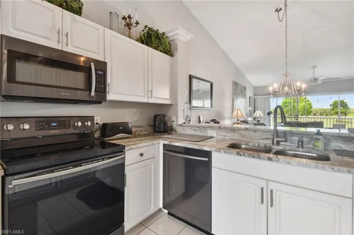 9165 Michael Cir 1002, Naples, Florida 34113