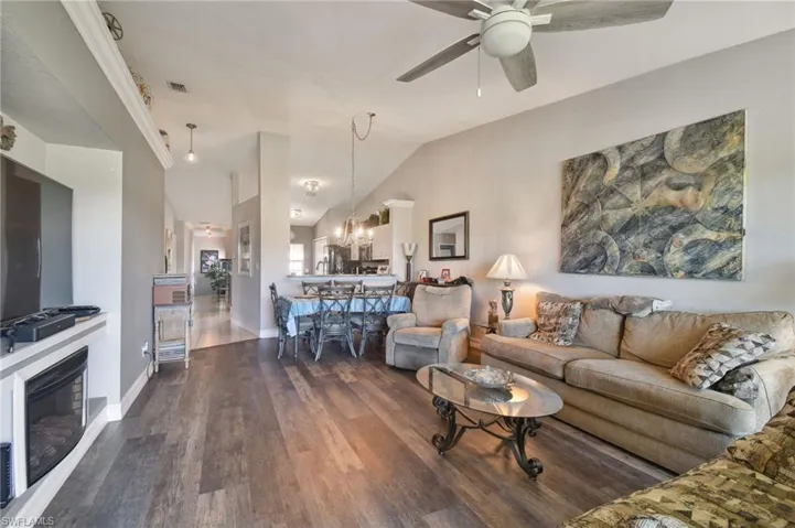 9165 Michael Cir 1002, Naples, Florida 34113