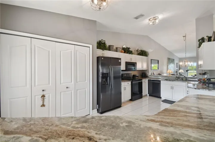 9165 Michael Cir 1002, Naples, Florida 34113