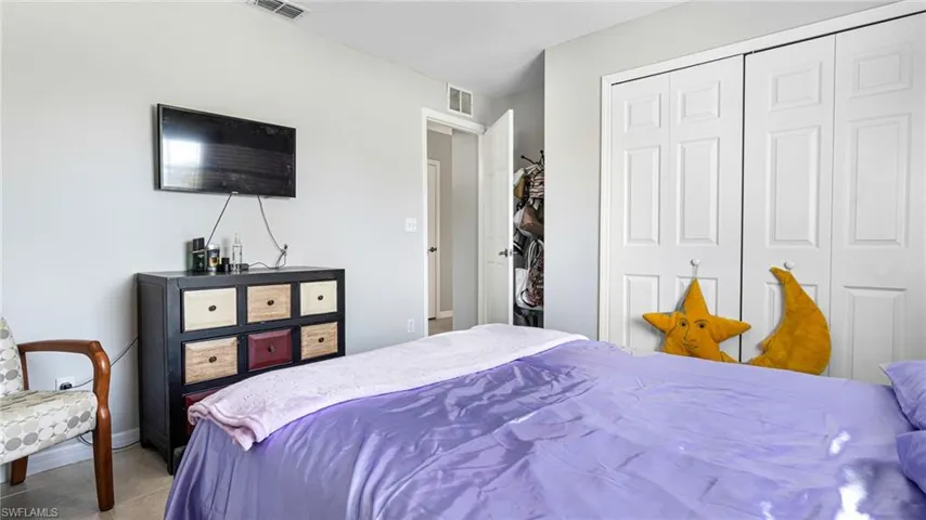 Guest bedroom