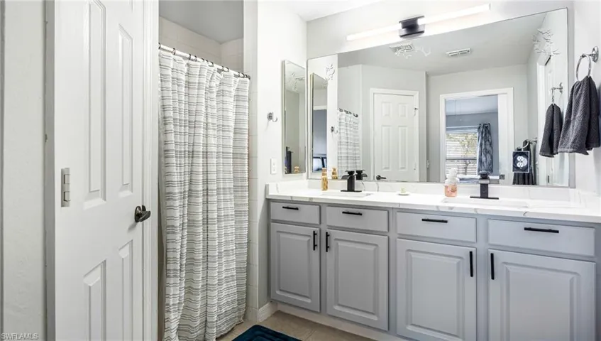 Guesy Bath